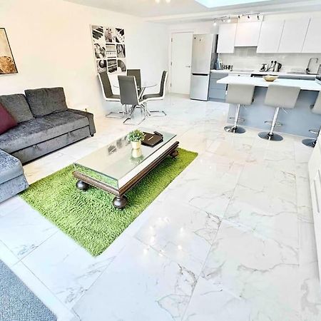 Paradigm House, Stunning 2-Bedroom Apartment 1, Free Parking, أكسفورد المظهر الخارجي الصورة